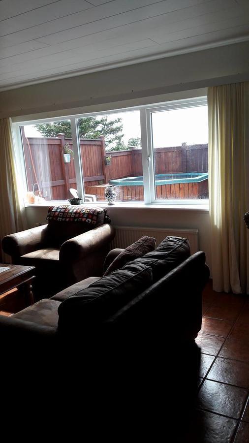 Bed and Breakfast Glaesibaer Reynistadur Exterior foto